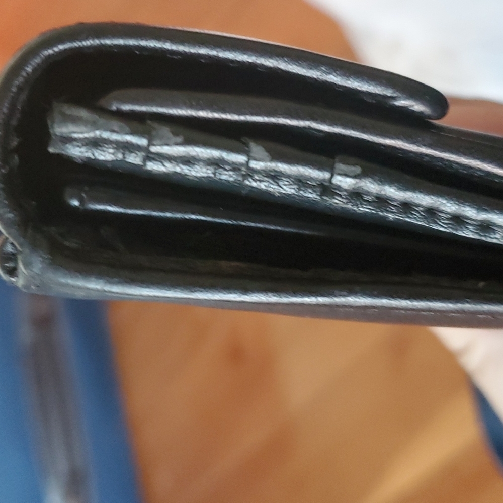 Coach wallet with Silver clasp - Picture 6 of 7